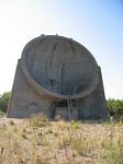[Photograph of 30 foot sound mirror, 4 September 2005]