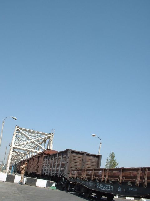 Freight train on the Friendship Bridge