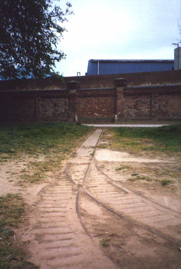 [Photo of narrow gauge railway by Rive Ouse in York]
