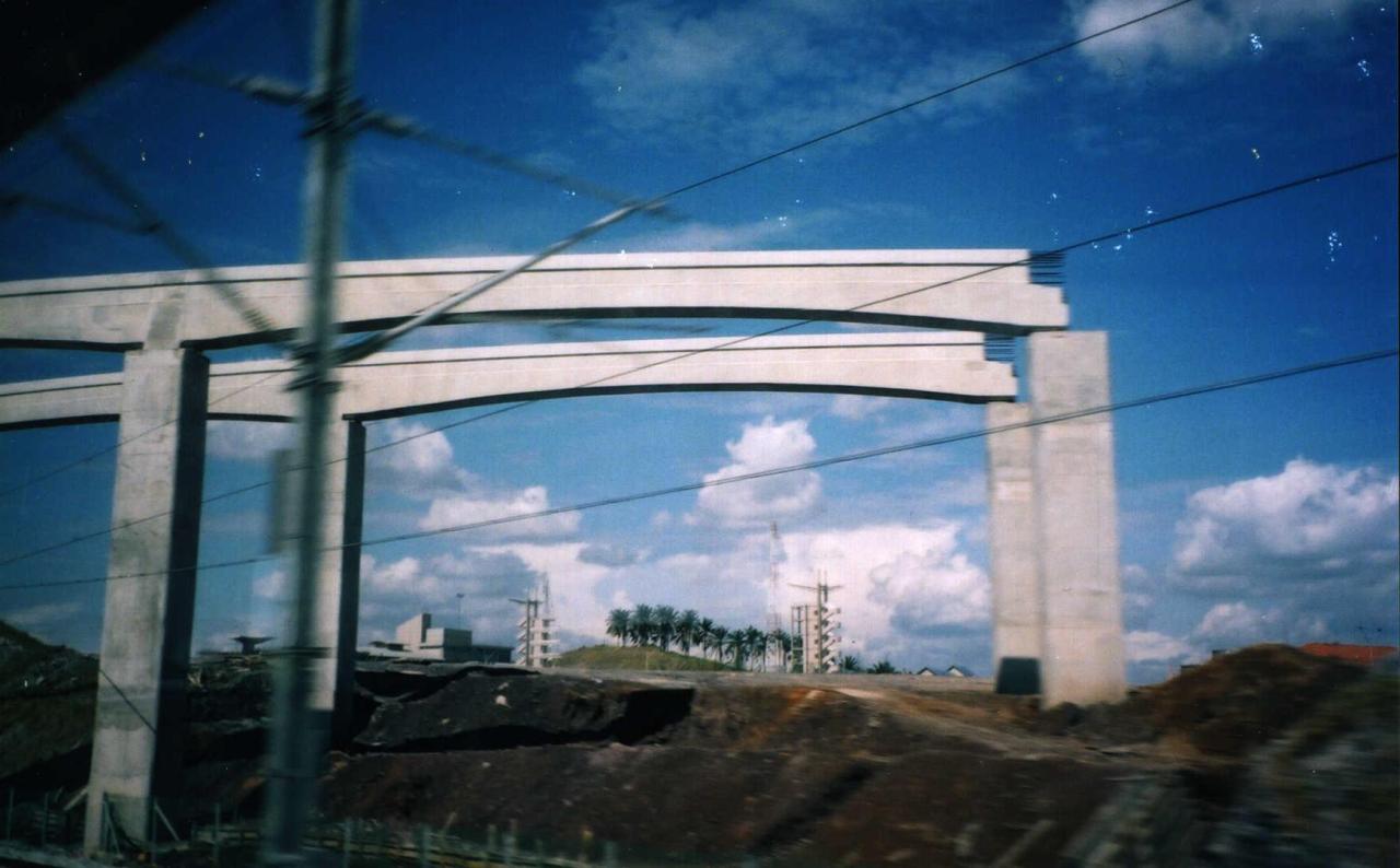 [Monorail beams under construction Putrajaya]